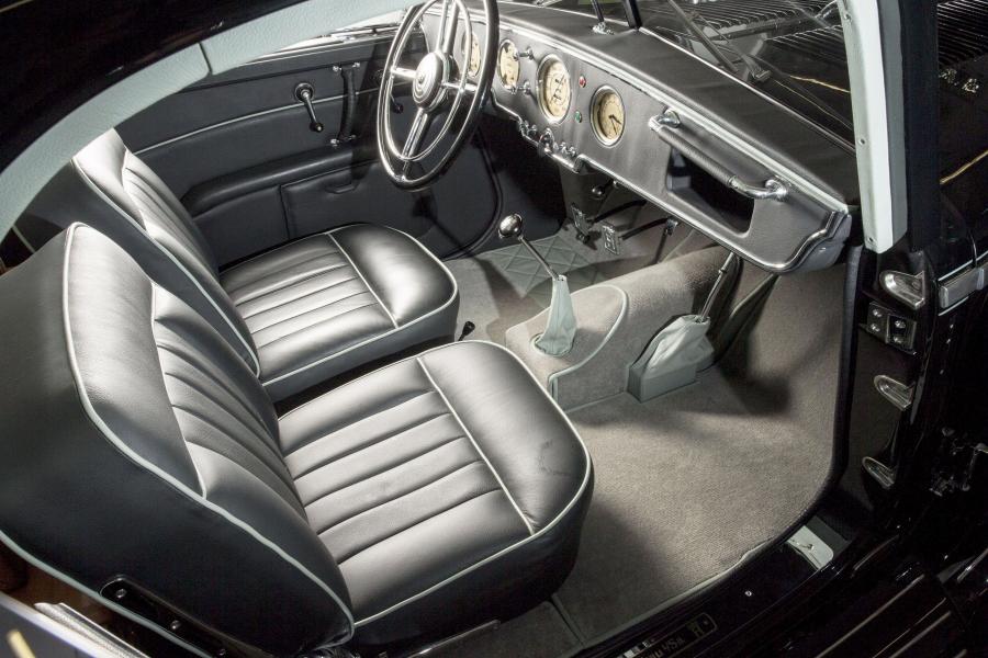 Интерьер Horch 853 Stromlinien Coupe 1937 года  (фото 5 из 7)